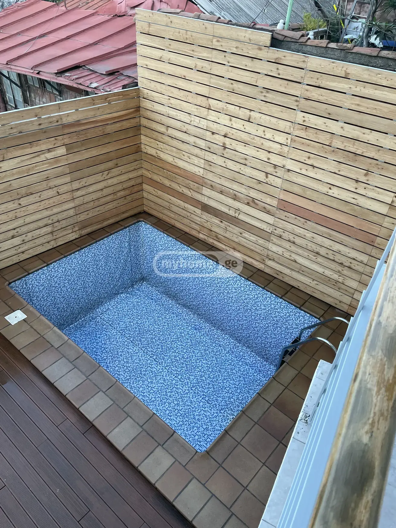 7 Room Private House For Rent In Vera view 2