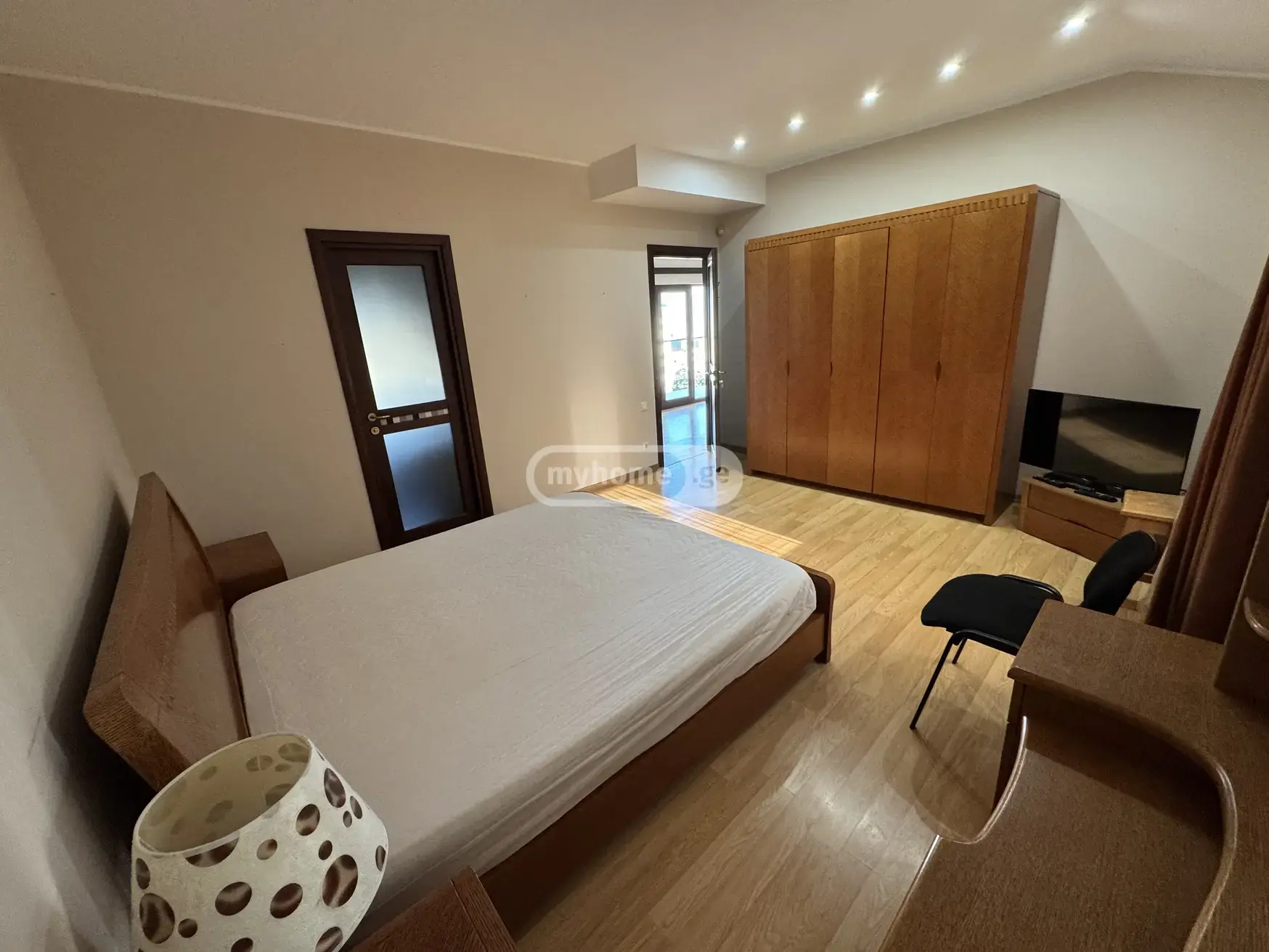 7 Room Private House For Rent In Vera view 8