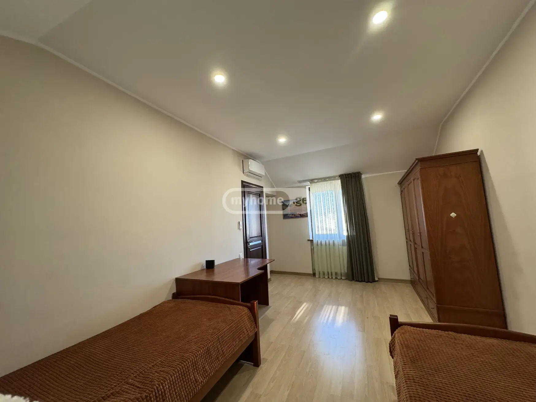 7 Room Private House For Rent In Vera view 11