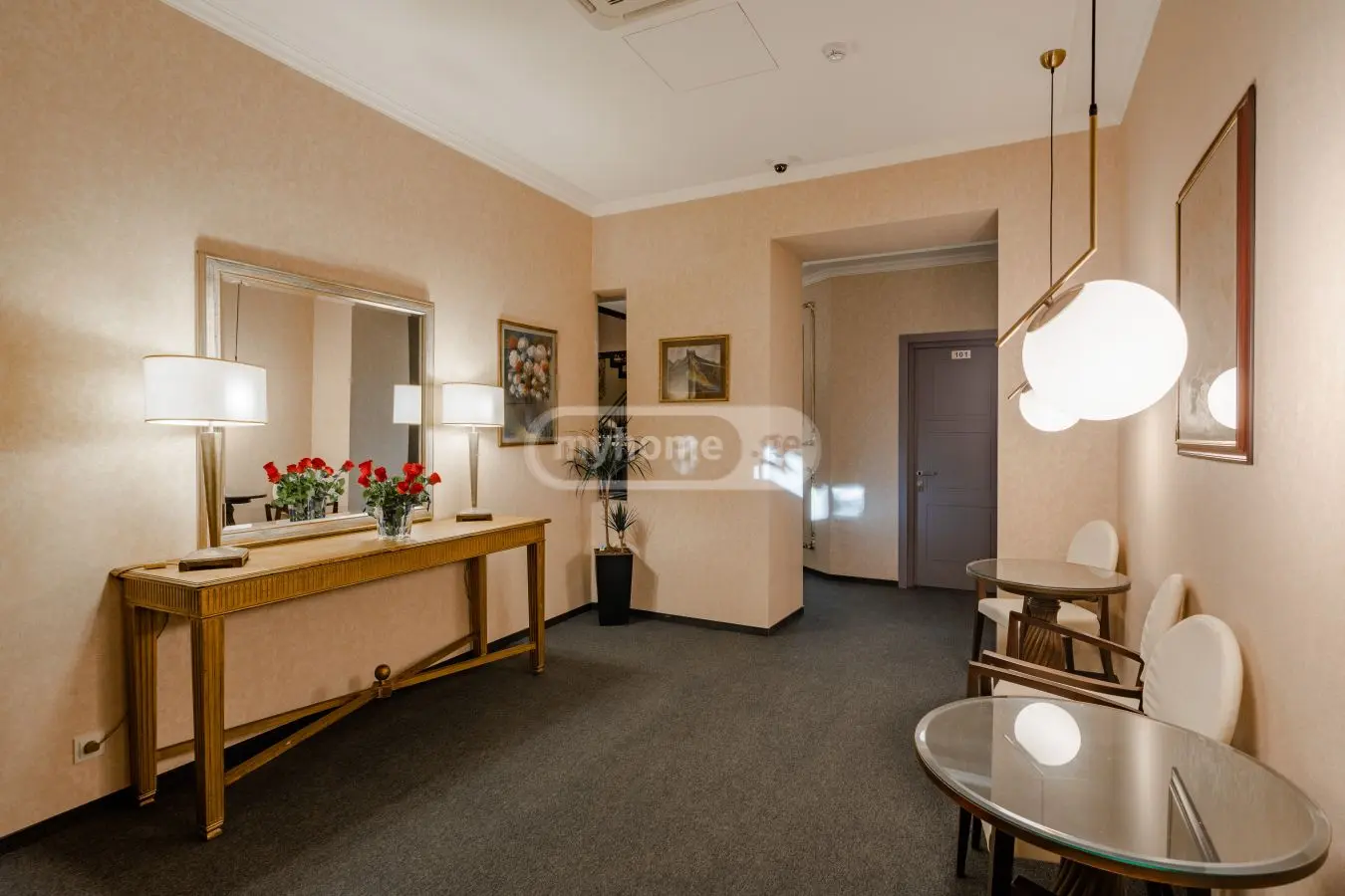 10+ Room Hotel For Sale In Vera view 3