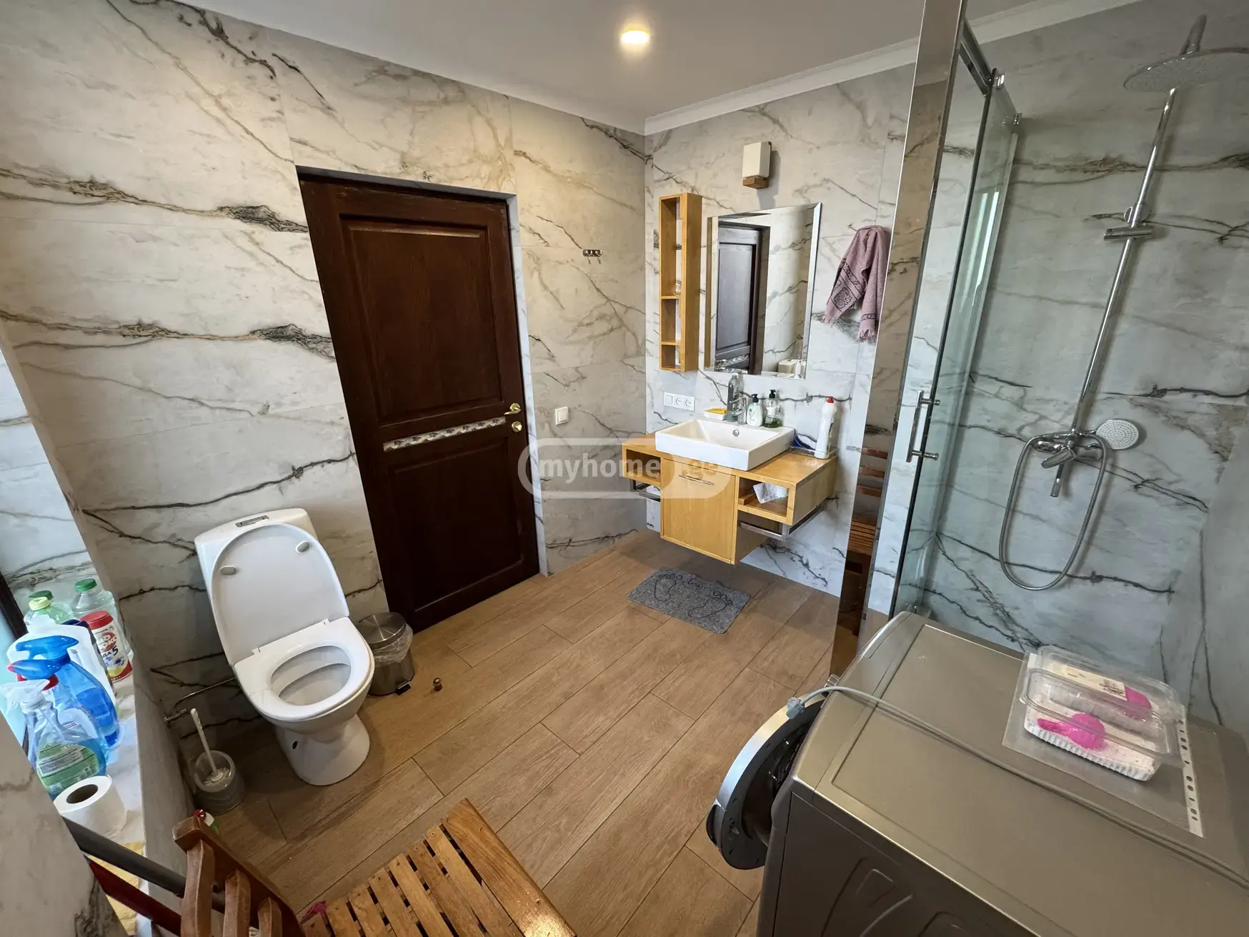 7 Room Private House For Rent In Vera view 6