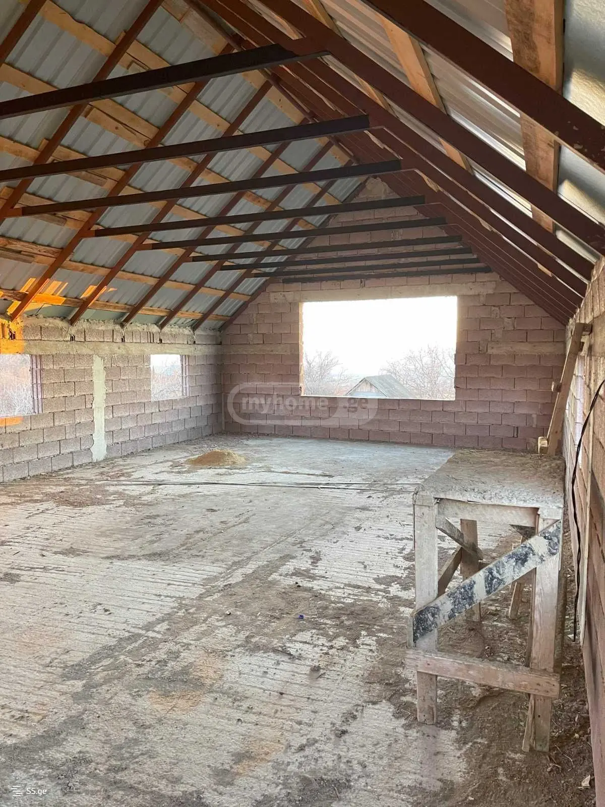 6 Room Private House For Sale view 2
