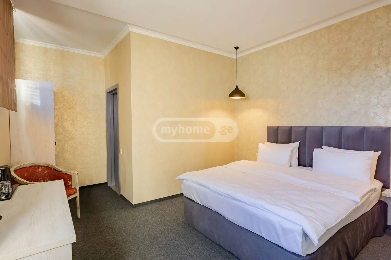 10+ Room Hotel For Sale In Vera view 5