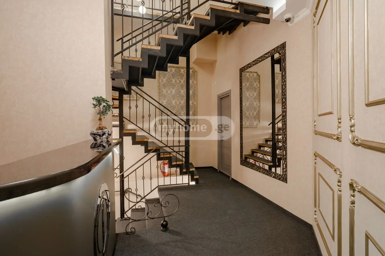 10+ Room Hotel For Sale In Vera view 2