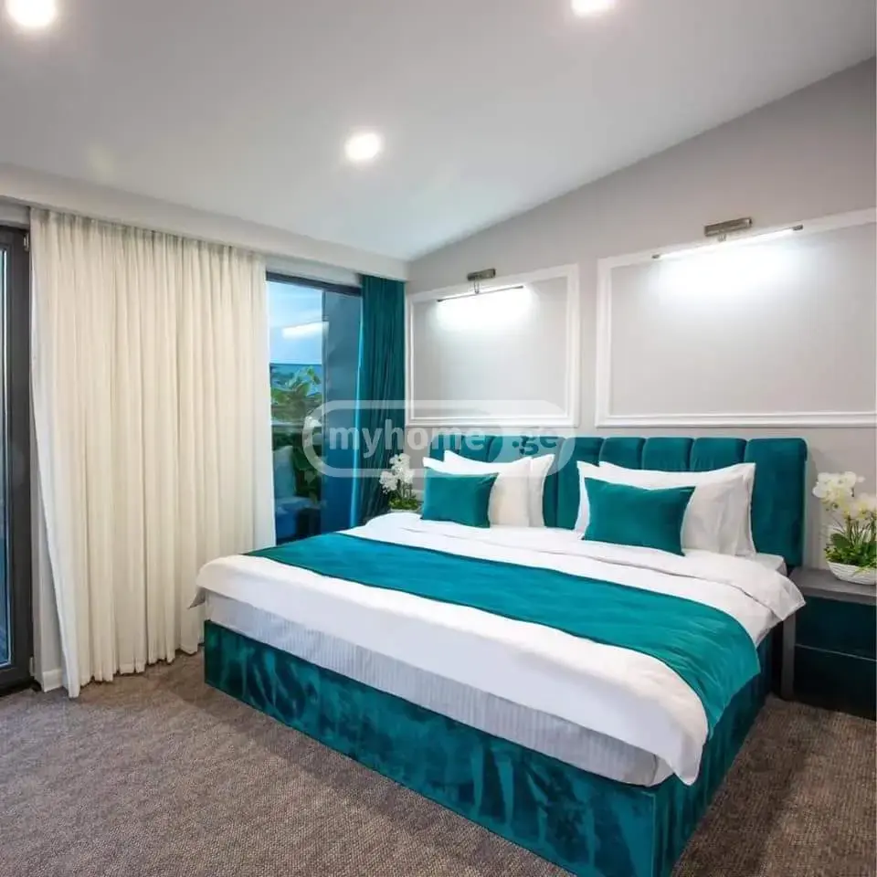10+ Room Hotel For Sale In Chugureti view 2