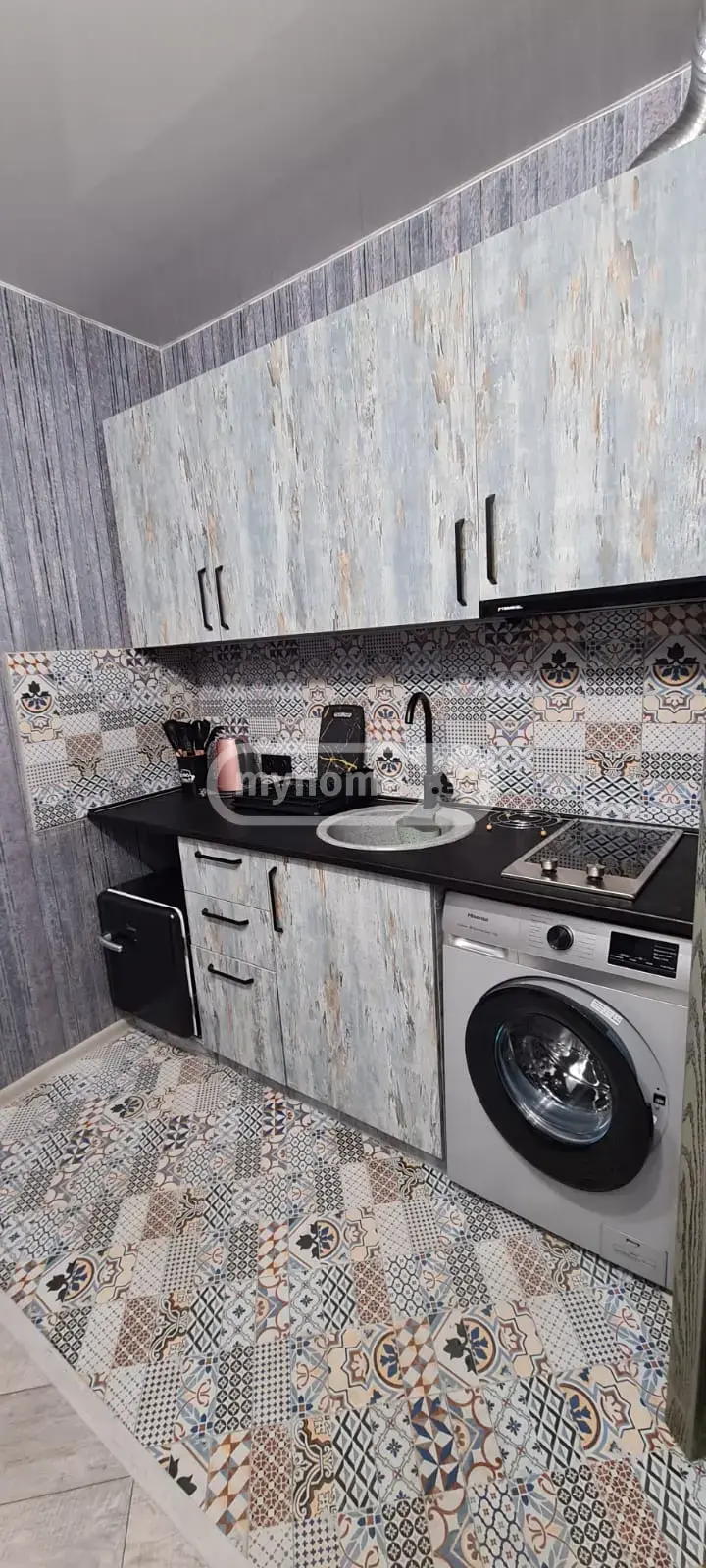 6 Room Hotel For Sale view 4
