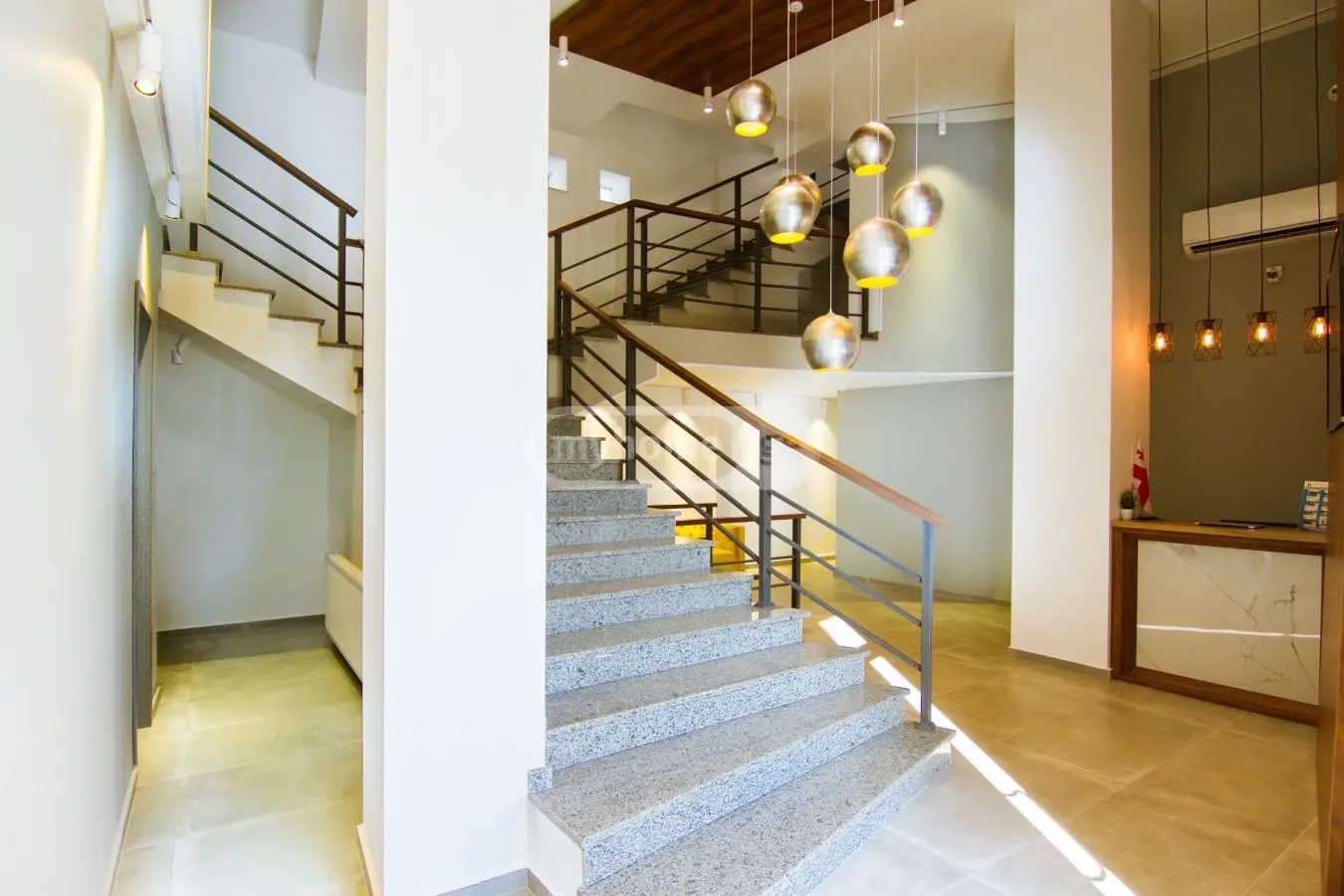 10+ Room Hotel For Sale In Isani view 8