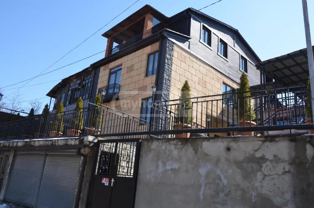 8 Room Hotel For Sale view 10