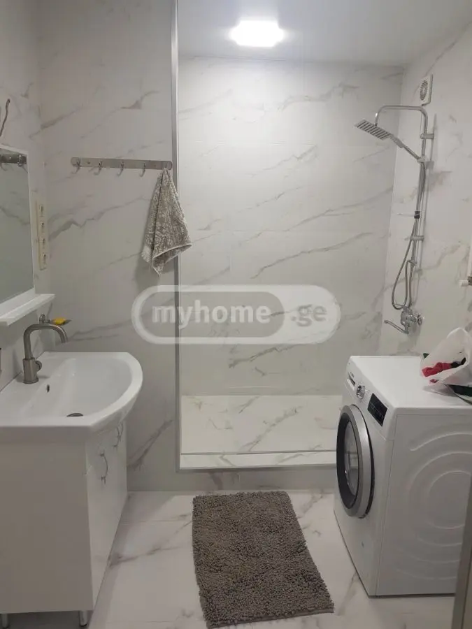 8 Room Country House For Rent In Shindisi view 3
