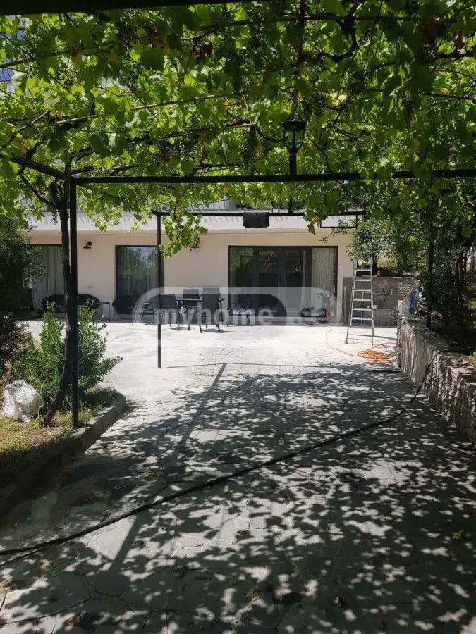 8 Room Country House For Rent In Shindisi view 5