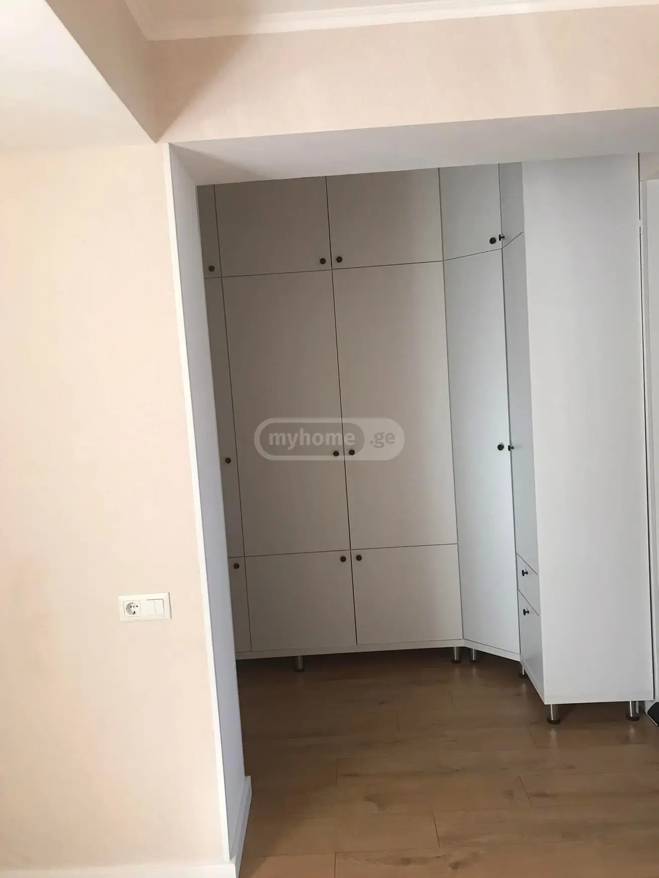 5 Room Apartment For Sale view 3