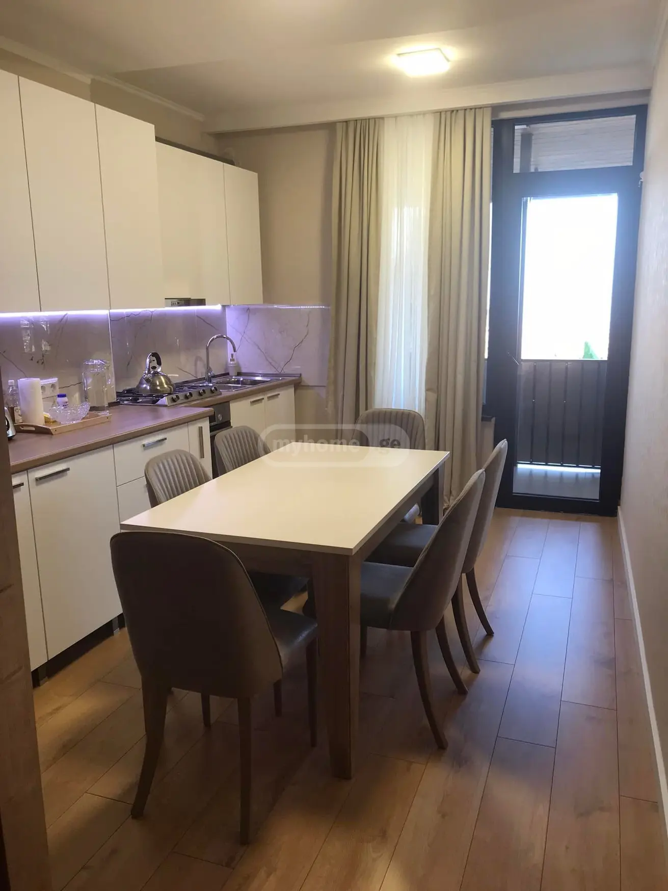 5 Room Apartment For Sale view 9