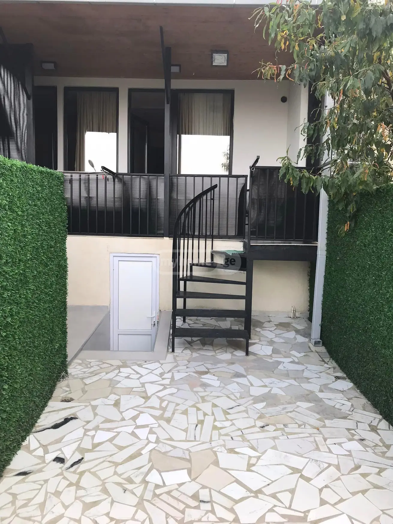 5 Room Apartment For Sale view 1