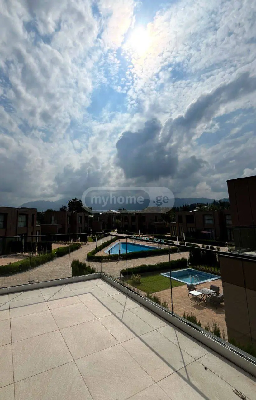 3 Room Private House For Sale view 5
