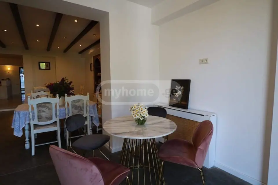 10+ Room Hotel For Rent In Vera view 1