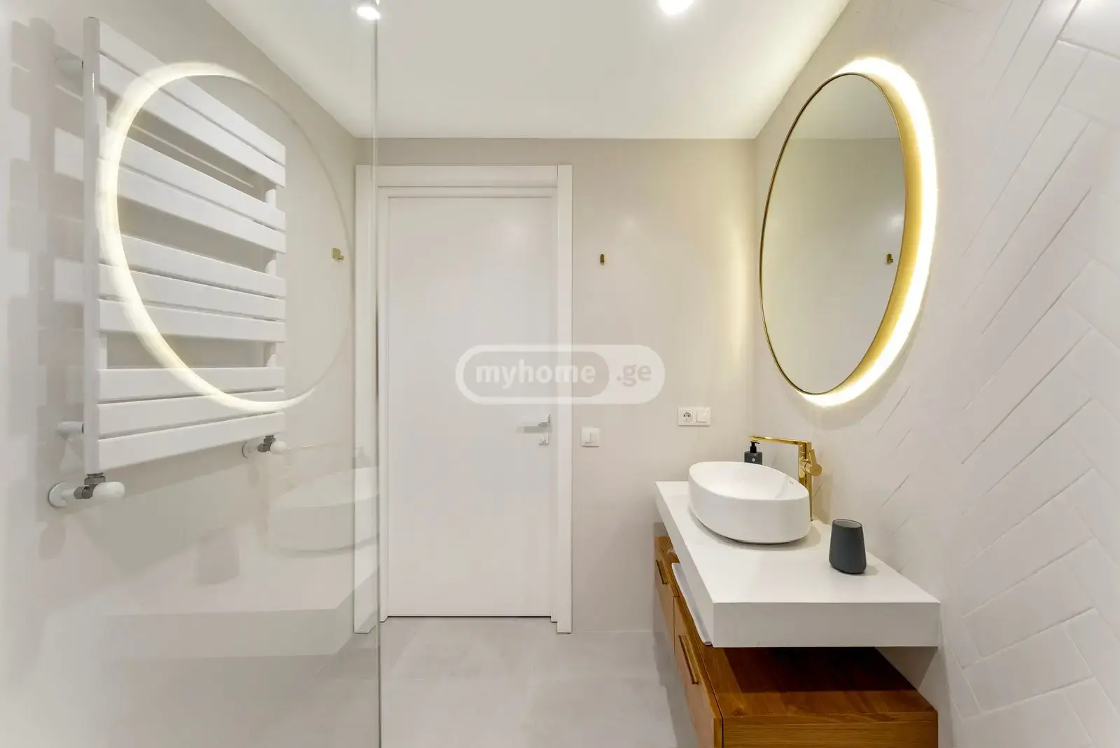 10+ Room Hotel For Sale In Sololaki view 2