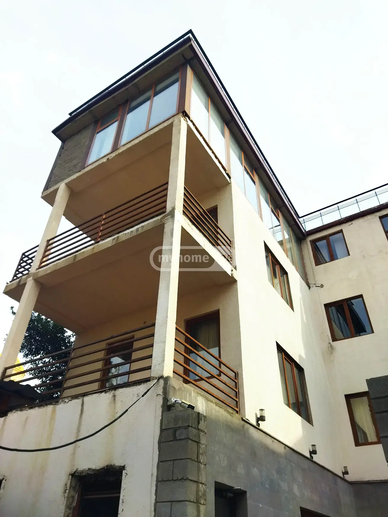 10+ Room Hotel For Sale In Avlabari view 2