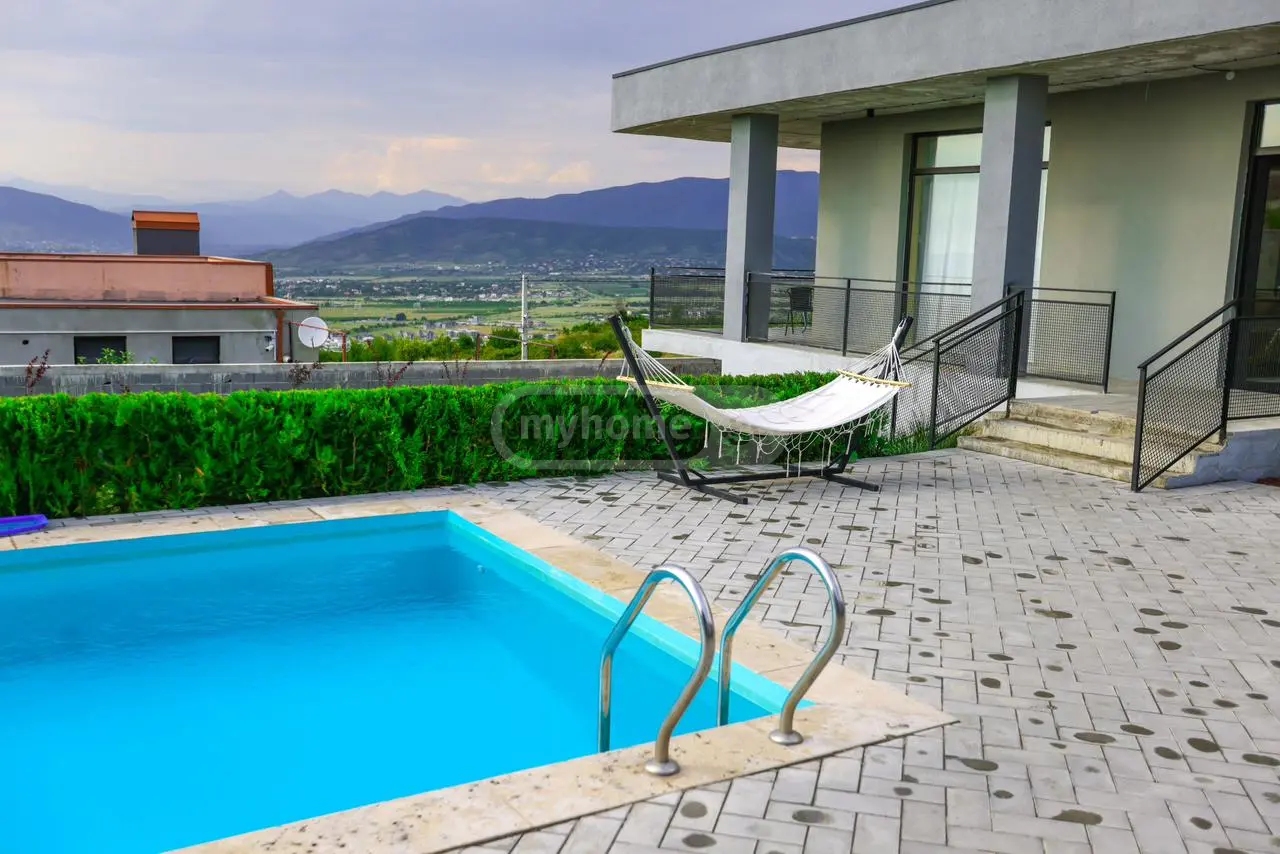 4 Room Country House Daily Rent In Saguramo, In Mtskheta Municipality view 1