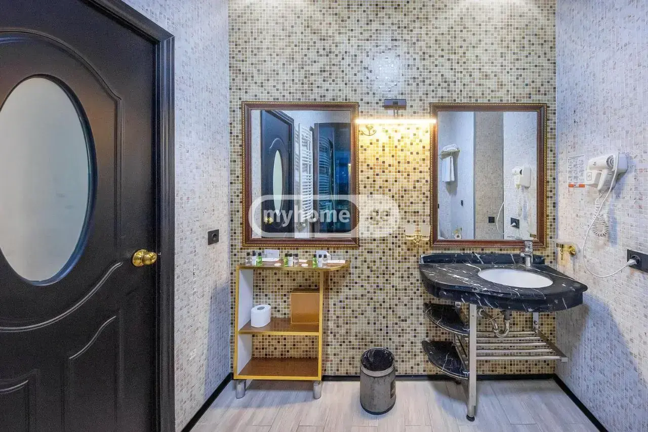 10+ Room Hotel For Sale In Ortachala view 10