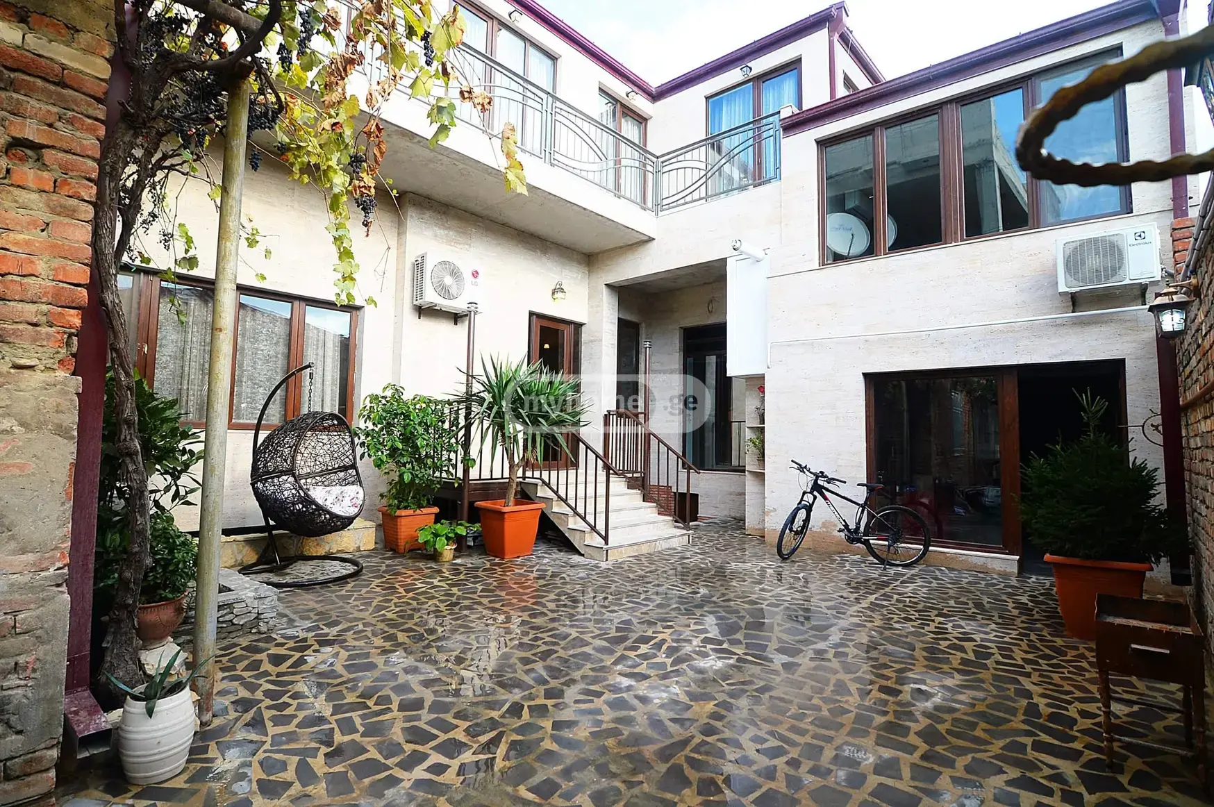 10+ Room Hotel For Rent In Avlabari view 1