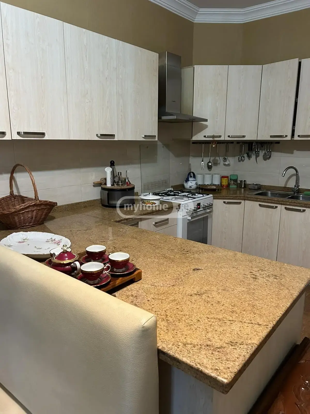 10+ Room Private House For Rent In Mtatsminda view 9