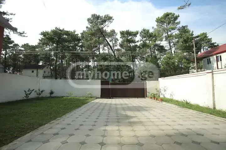 10+ Room Private House For Sale In Grigoleti, In Lanchkhuti Municipality view 3