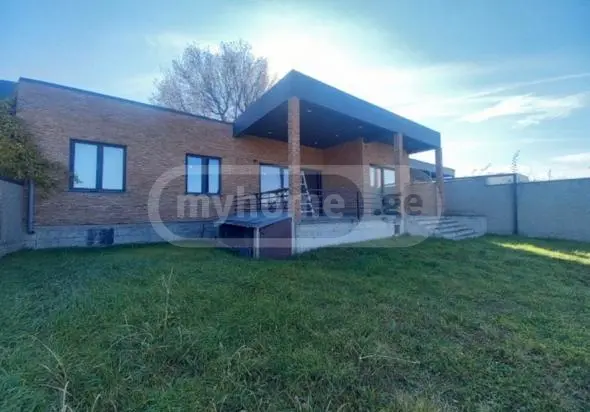 5 Room Country House For Sale view 1