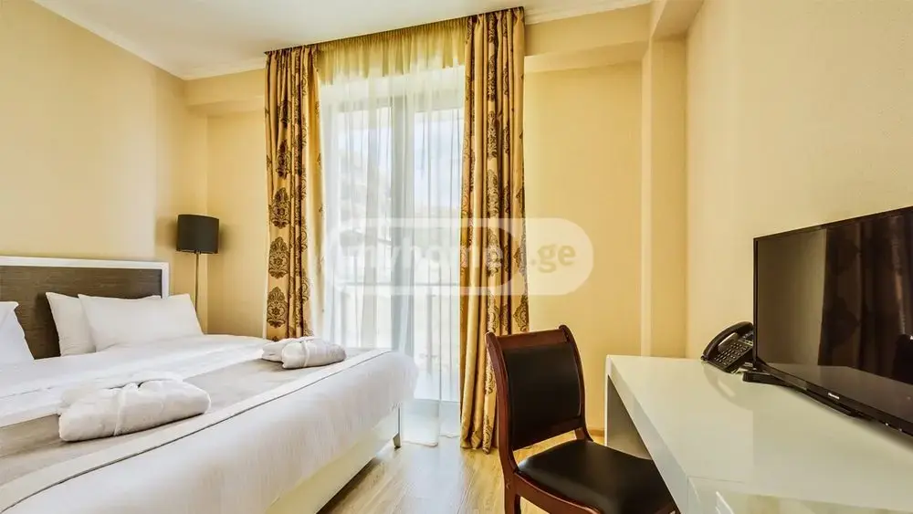 10+ Room Hotel For Rent In Lisi Lake view 8