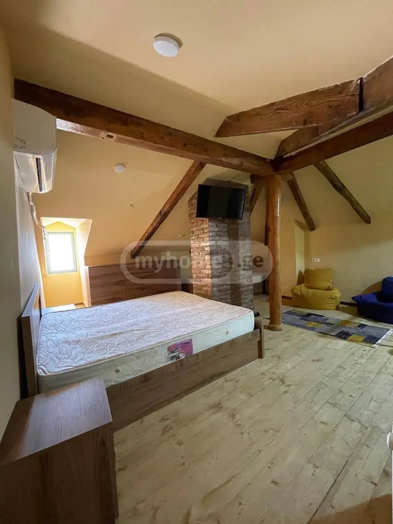 3 Room Apartment For Rent In Sololaki view 2