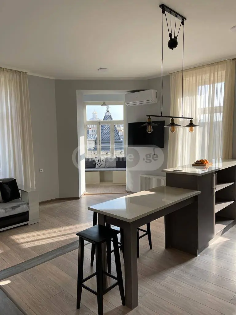 3 Room Apartment For Rent In Sololaki view 4