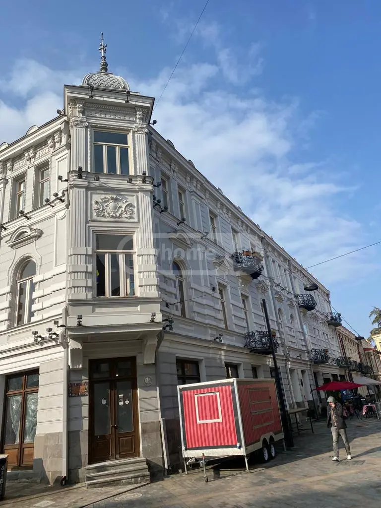 3 Room Apartment For Rent In Sololaki view 1