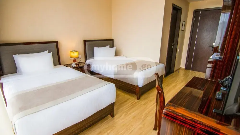10+ Room Hotel For Rent In Lisi Lake view 4