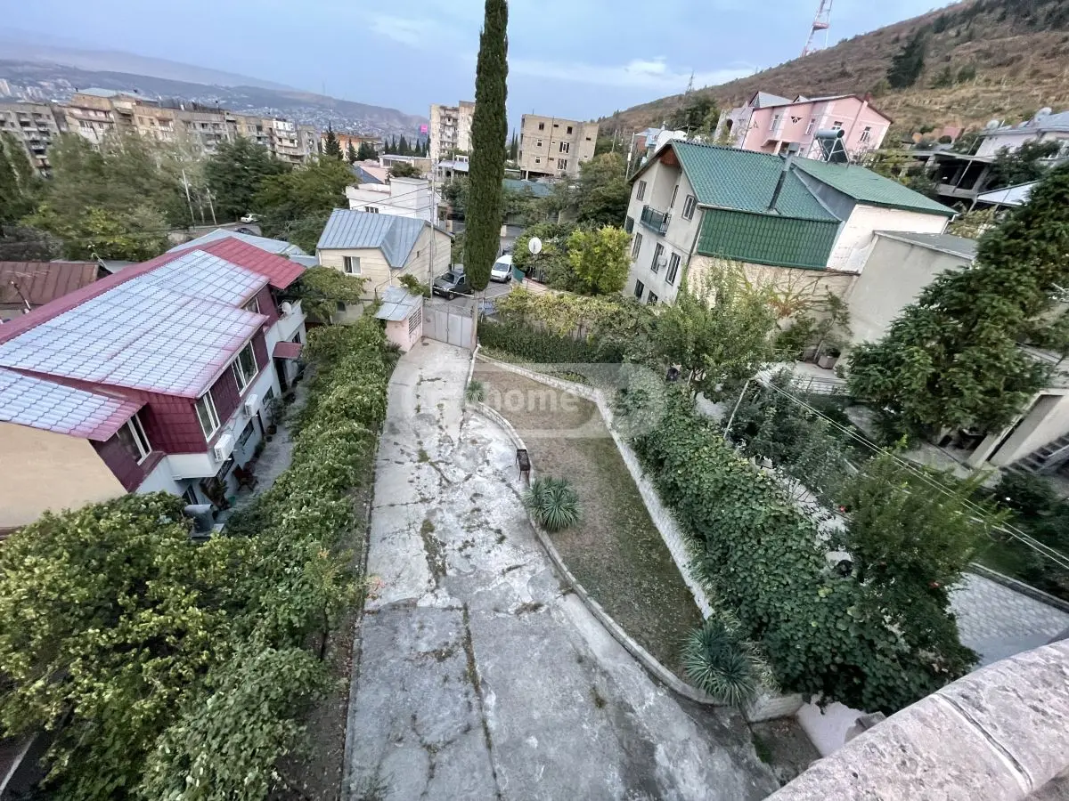8 Room Private House For Rent In Vera view 11