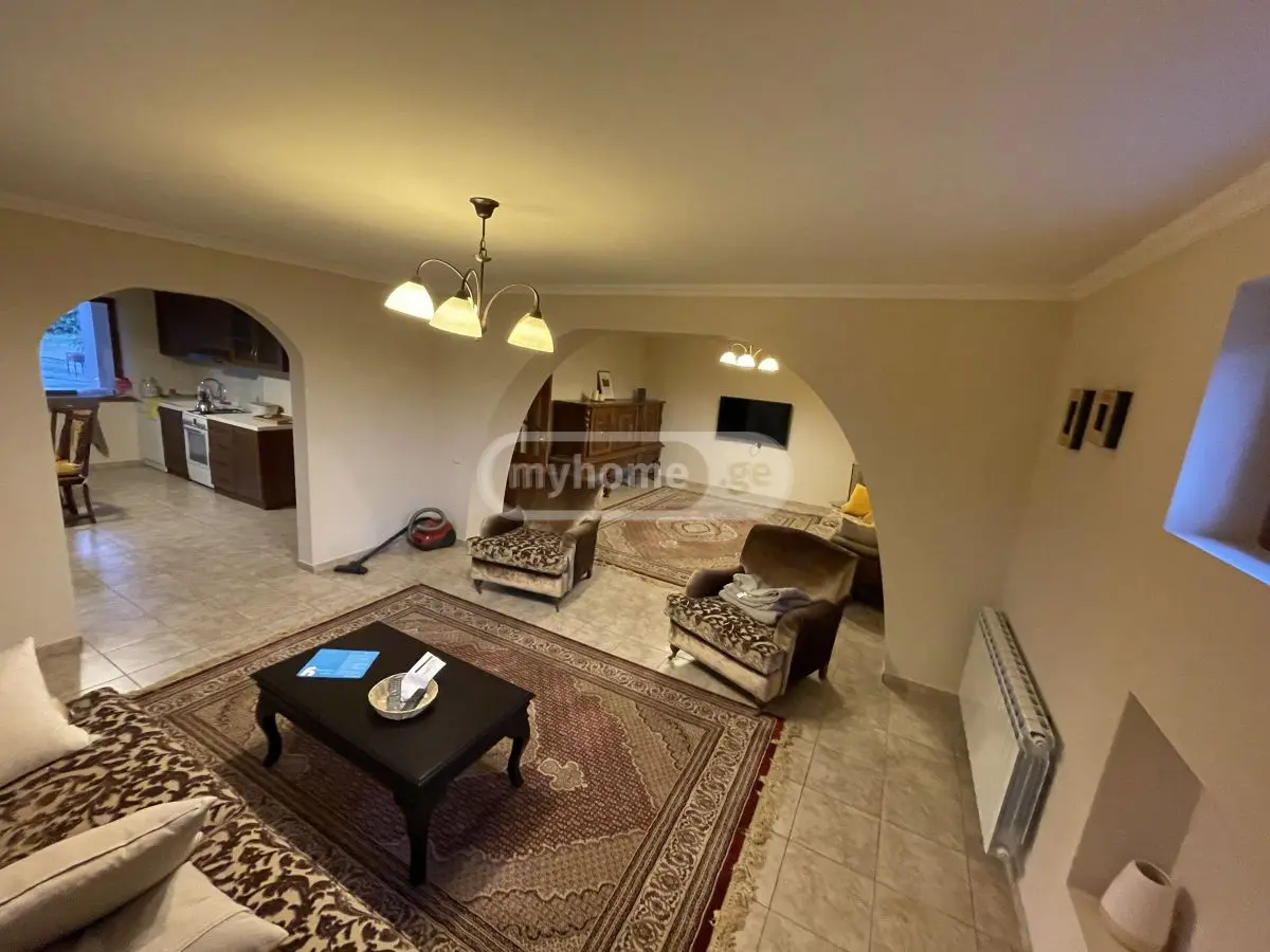 8 Room Private House For Rent In Vera view 10