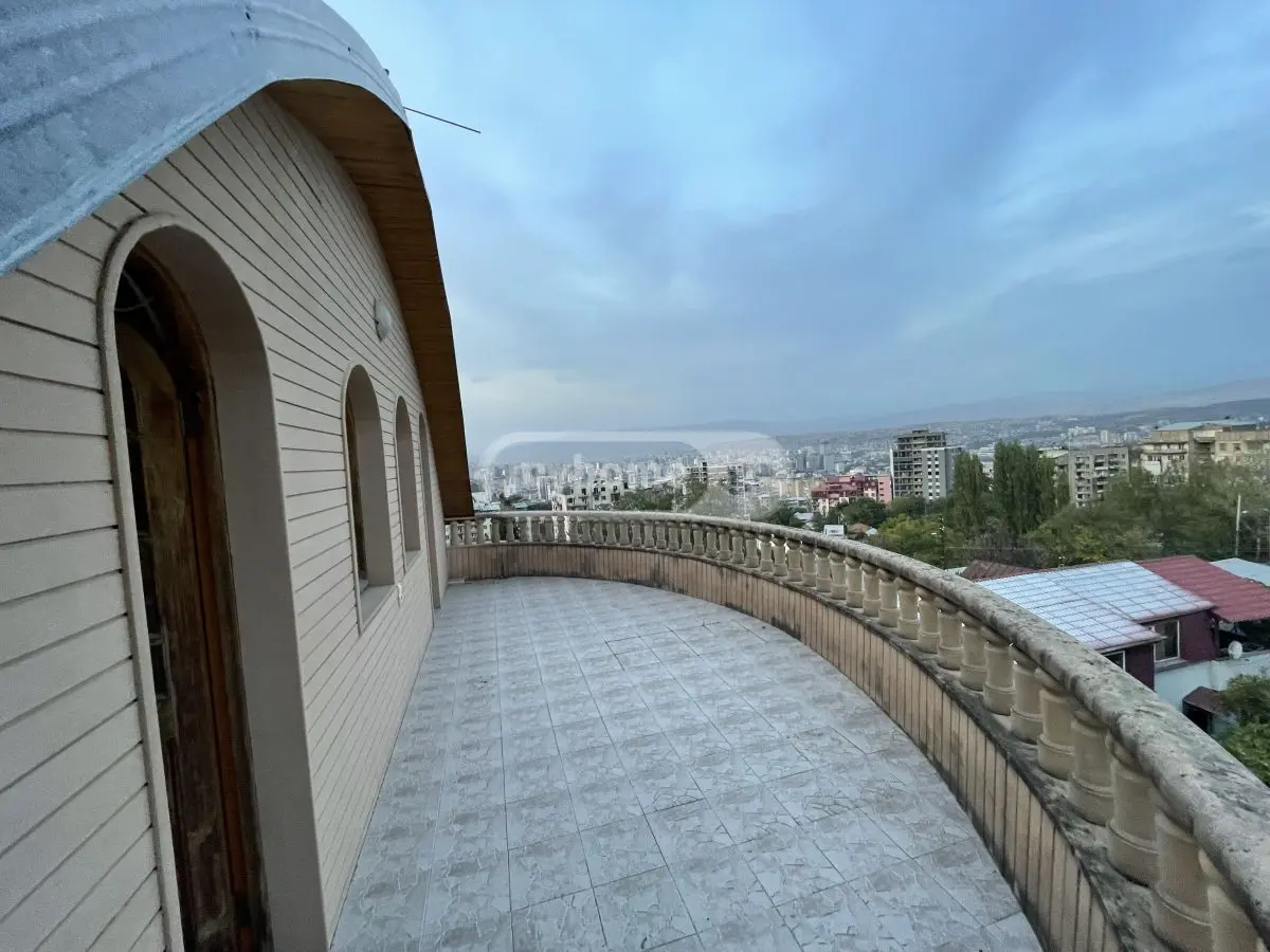 8 Room Private House For Rent In Vera view 9
