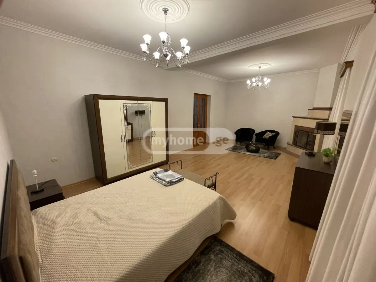 8 Room Private House For Rent In Vera view 7