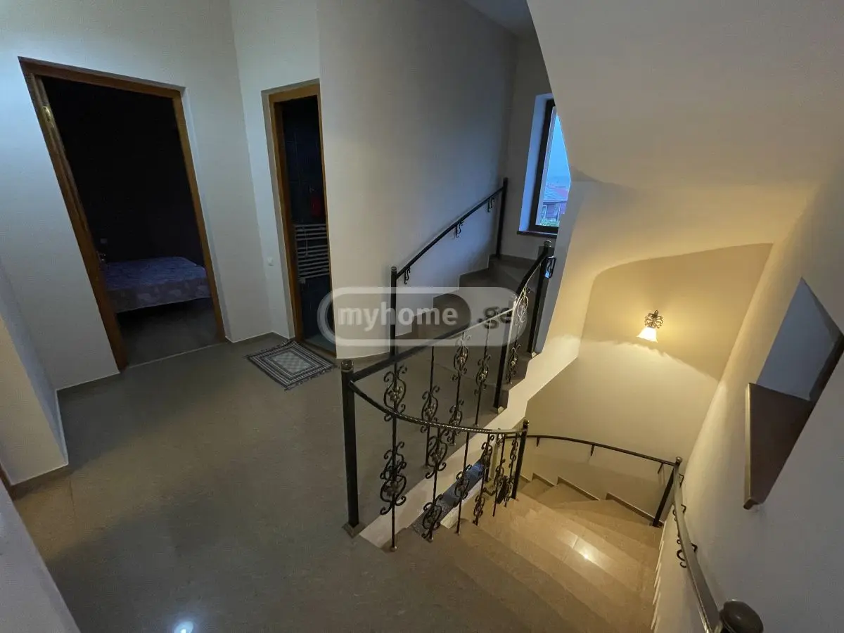 8 Room Private House For Rent In Vera view 8