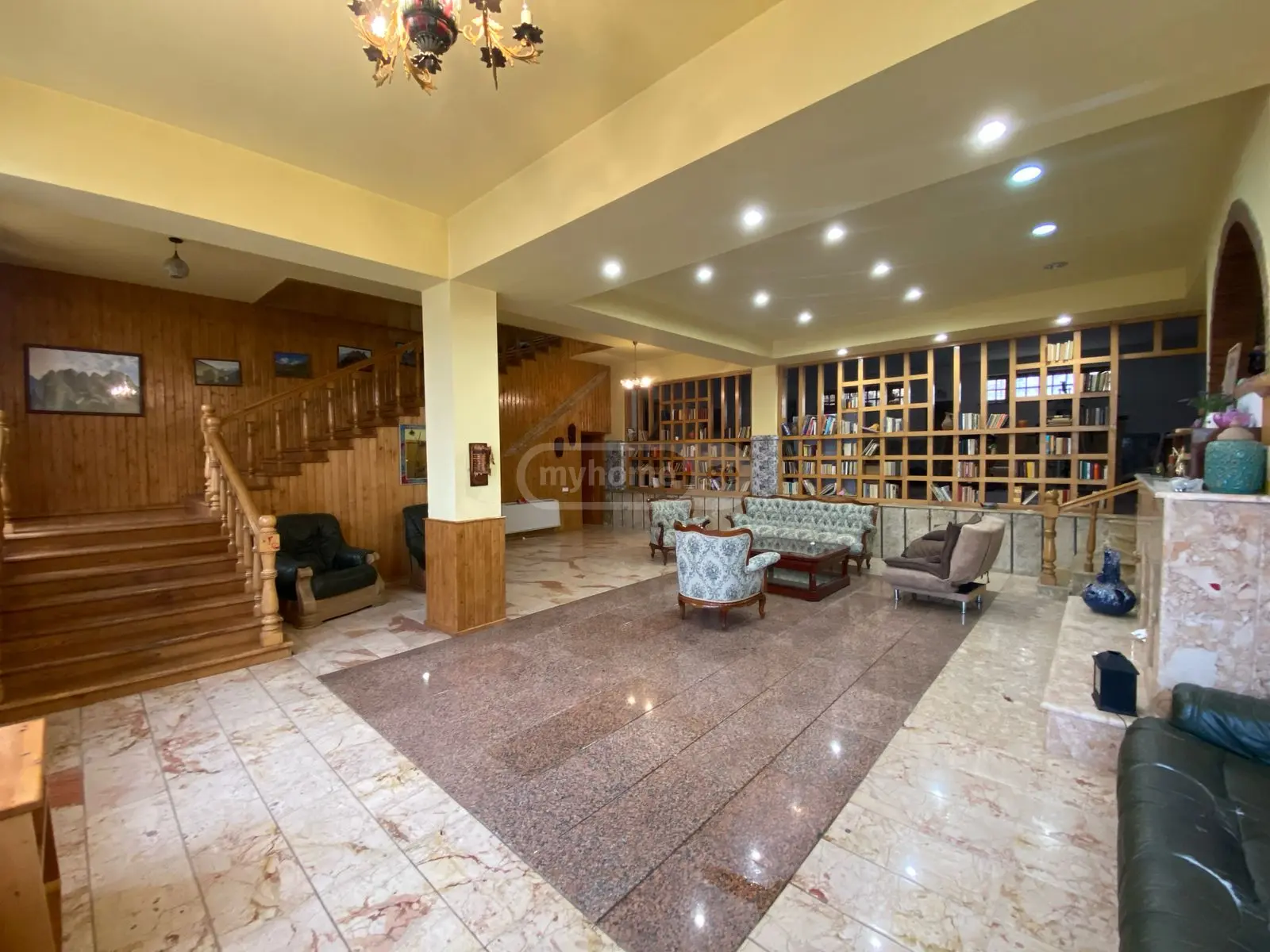 9 Room Private House For Sale view 2