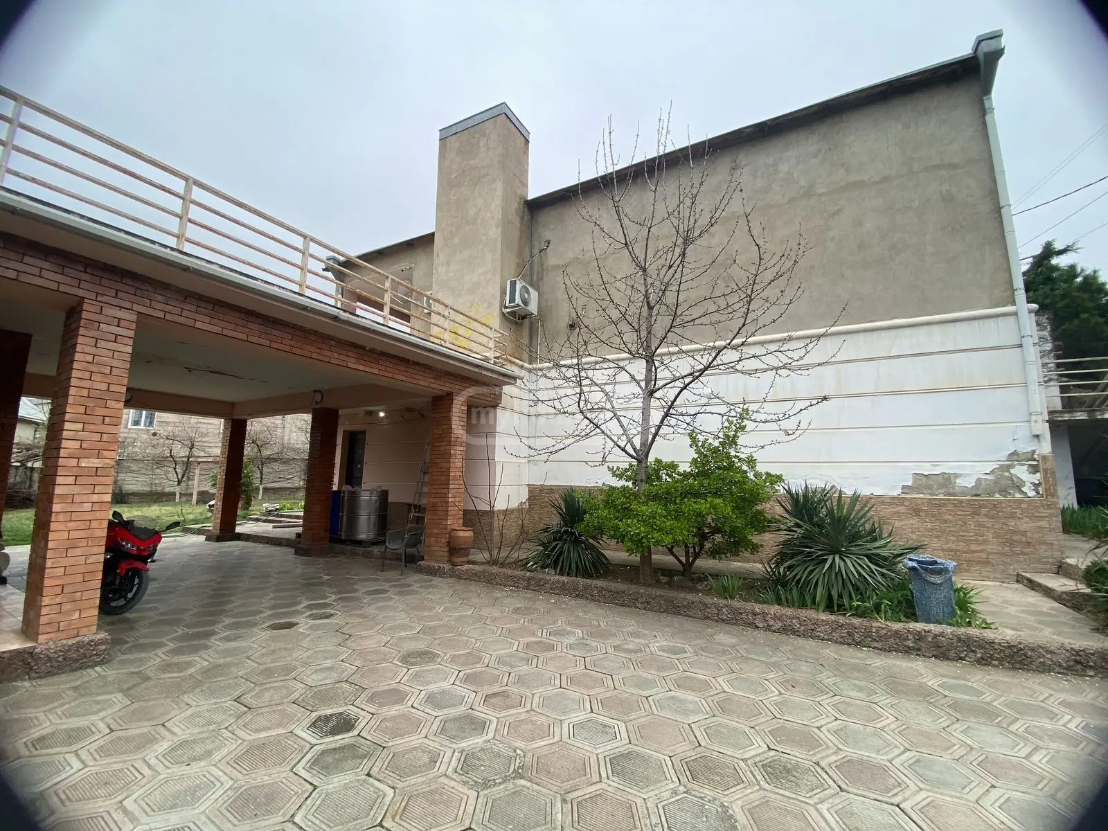 9 Room Private House For Sale view 12