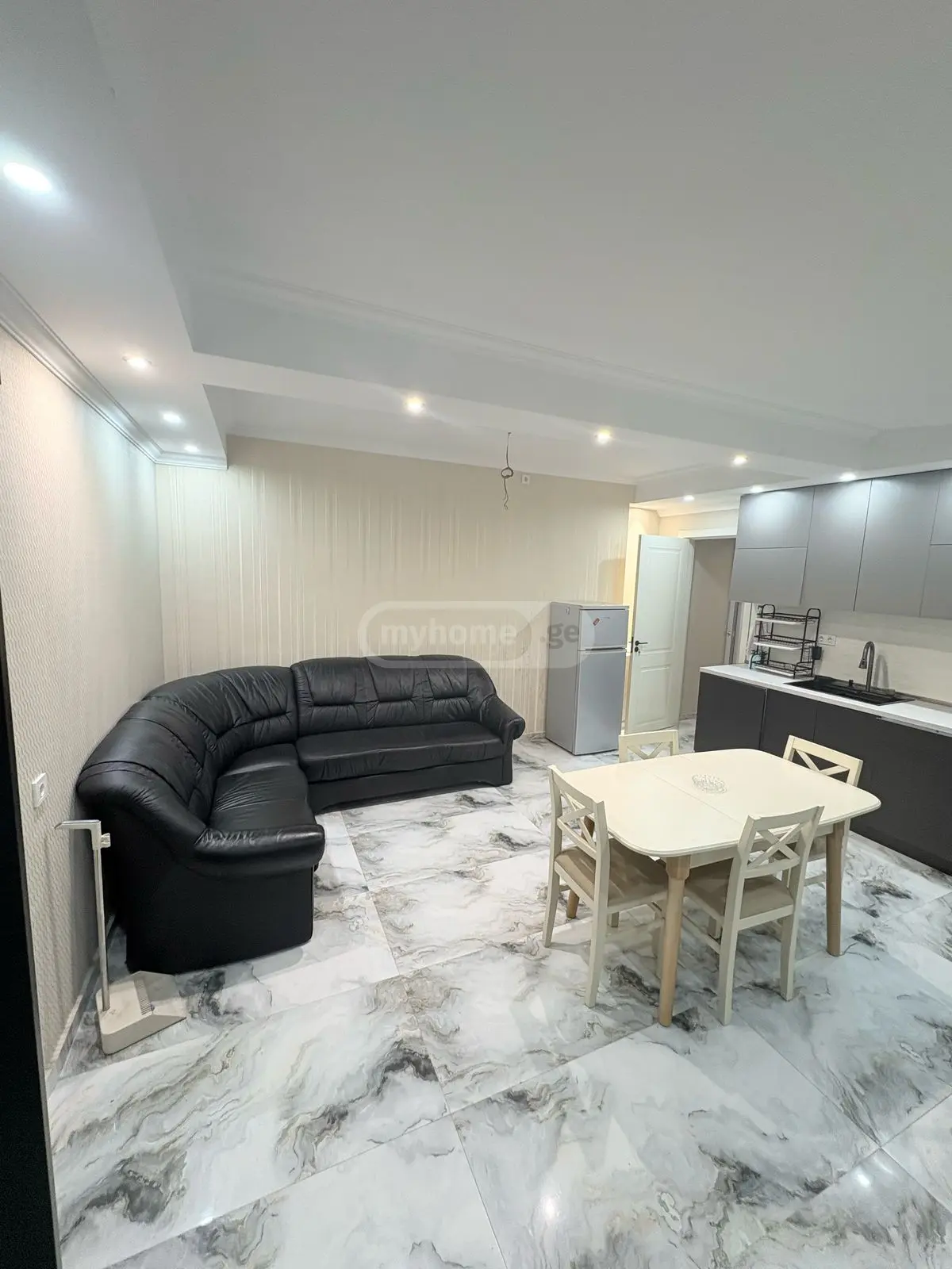 3 Room Private House For Rent In Oqrokana view 8