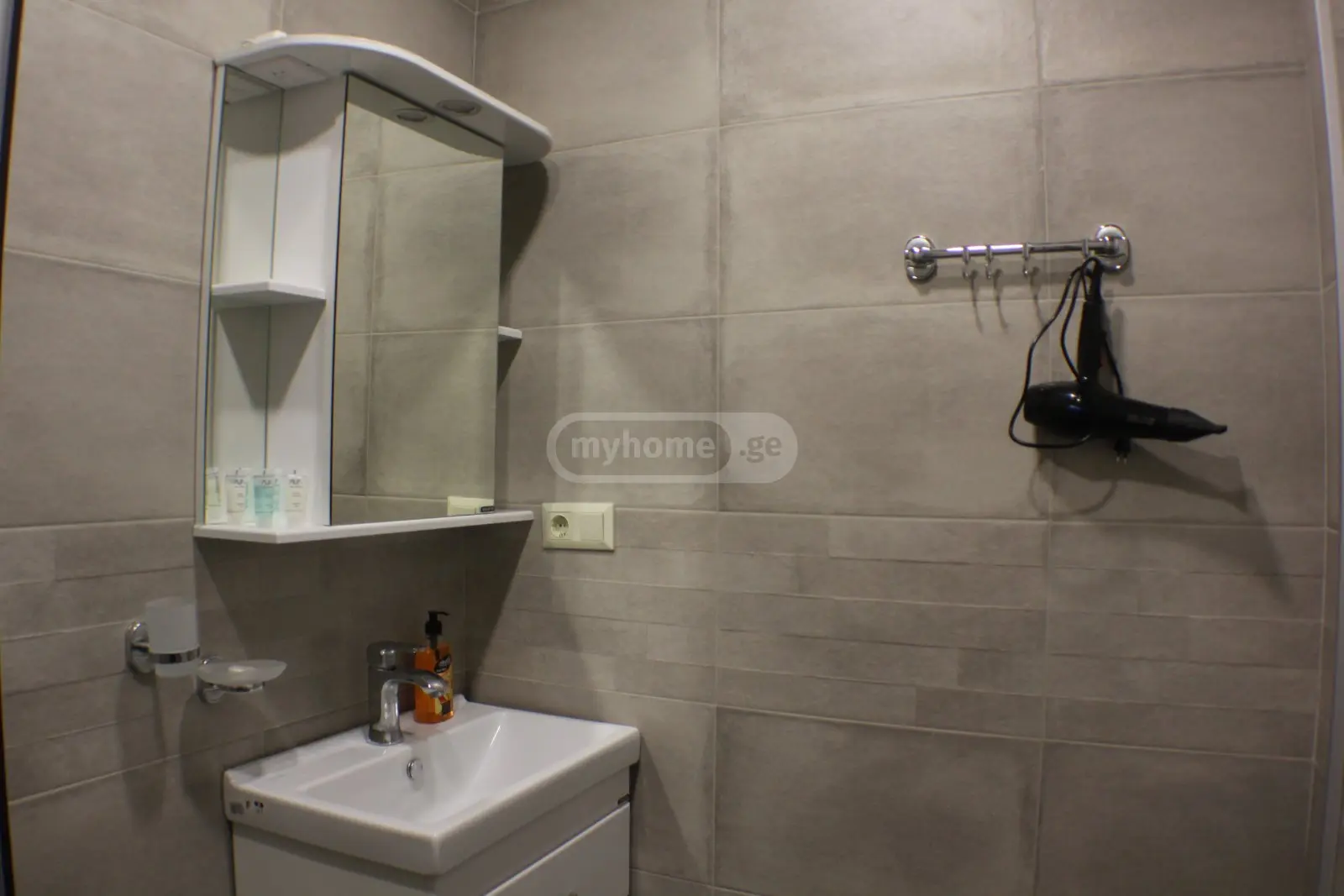 1 Room Hotel Daily Rent In Chugureti view 8