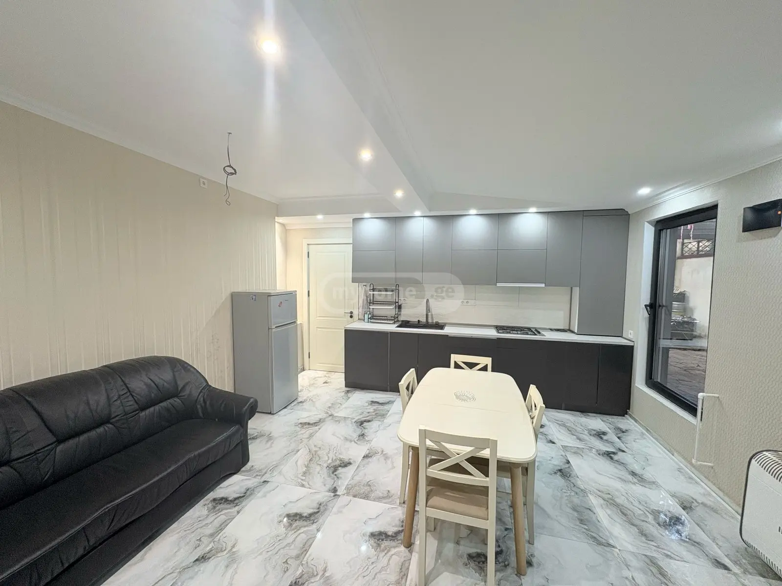 3 Room Private House For Rent In Oqrokana view 1