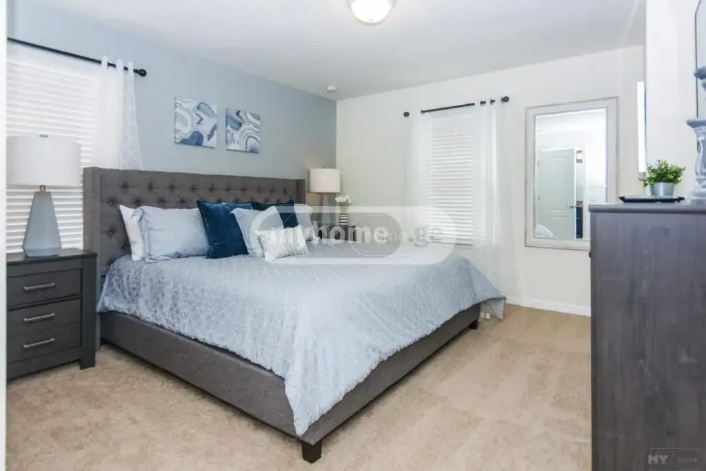 6 Room Private House For Rent In Vera view 1