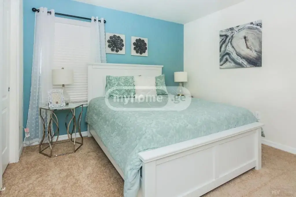 6 Room Private House For Rent In Vera view 4