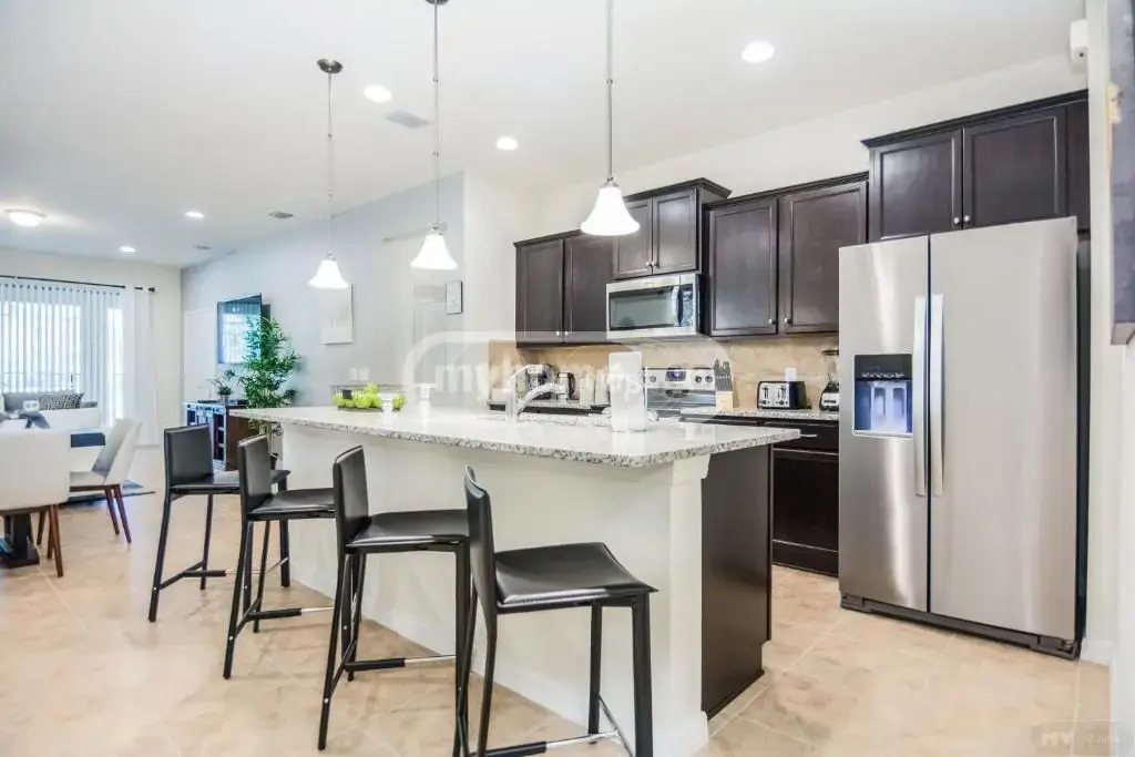6 Room Private House For Rent In Vera view 7