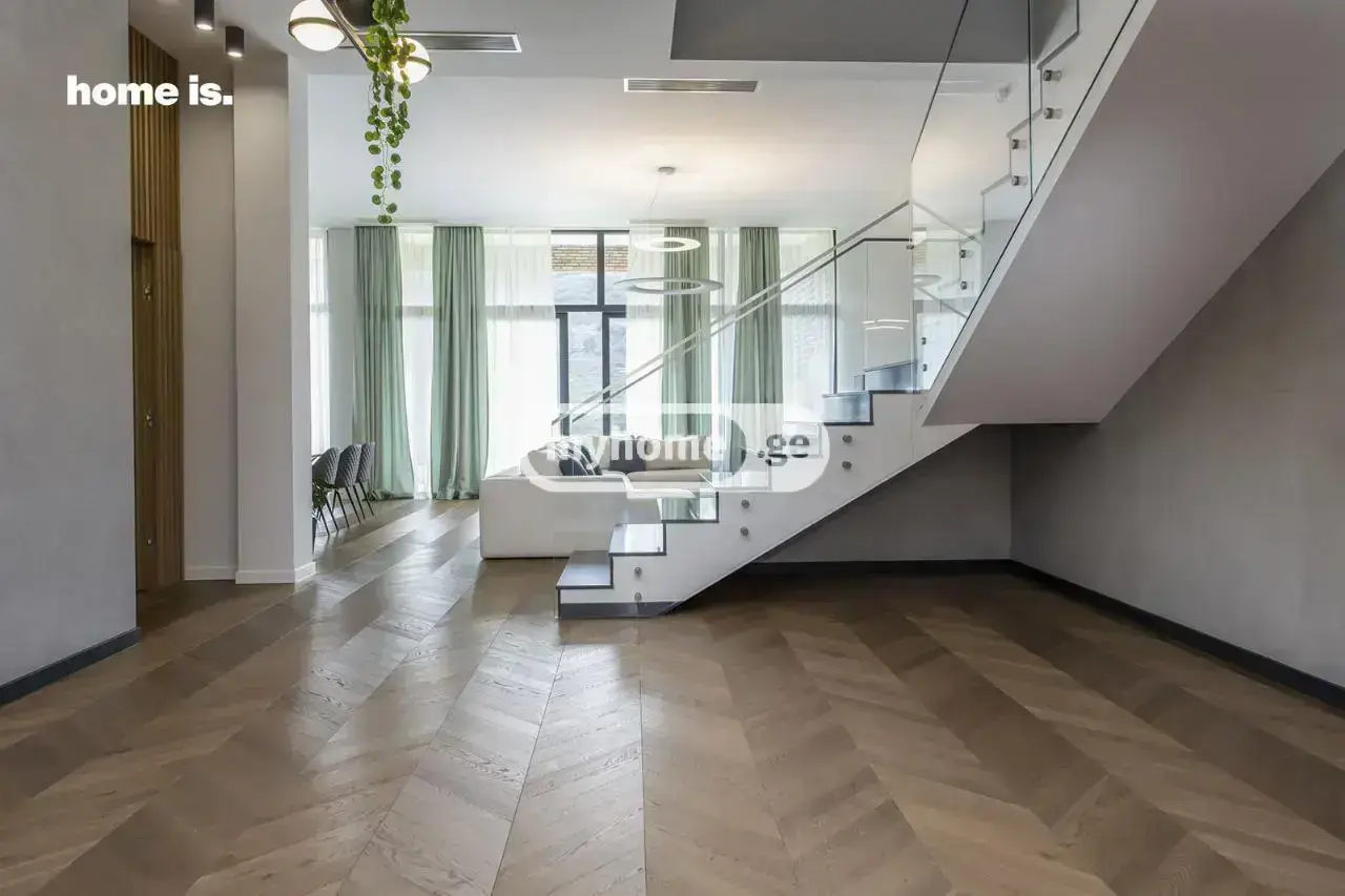 8 Room Private House For Rent In Avlabari view 2