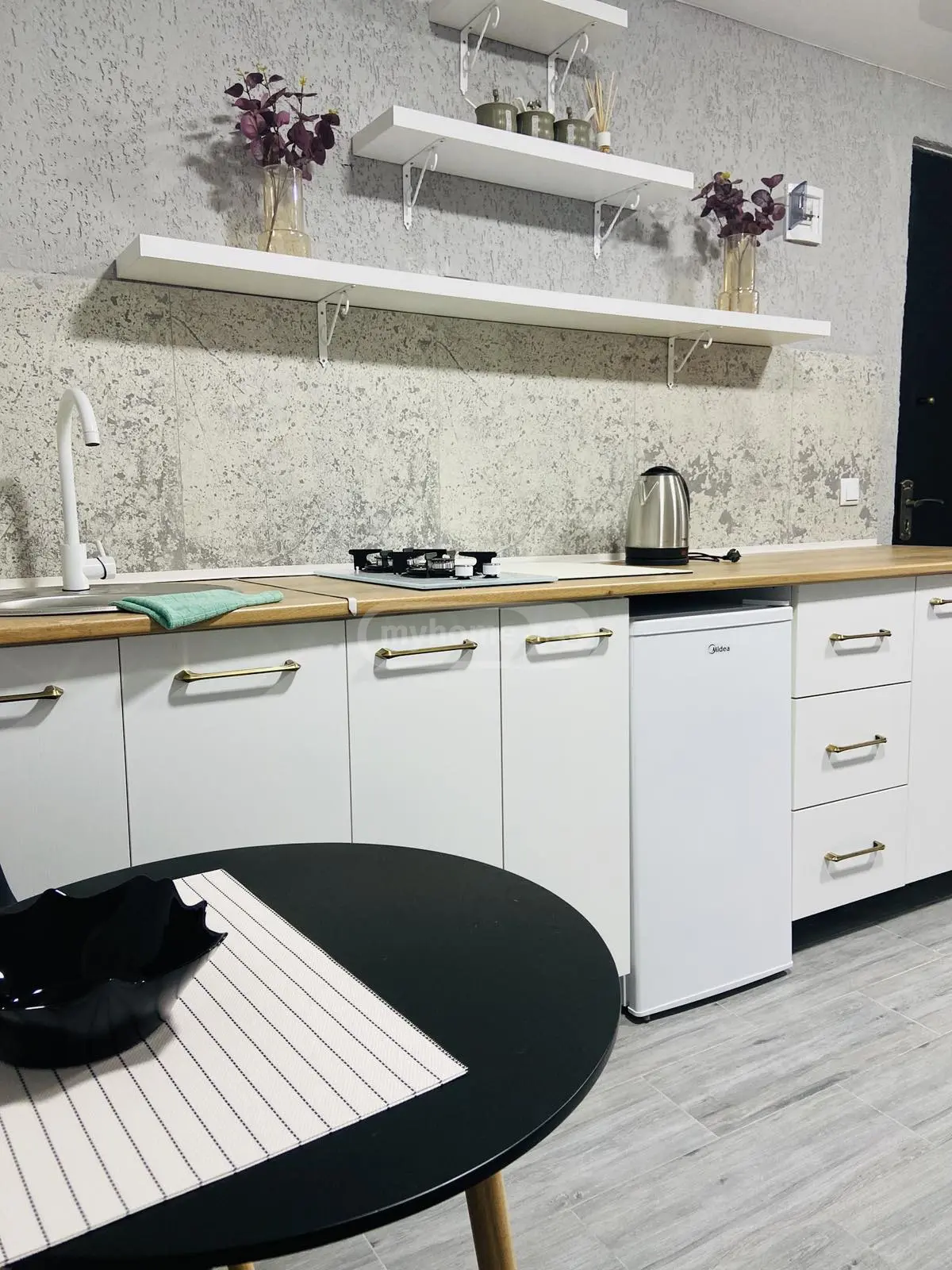 2 Room Flat Daily Rent. Kutaisi view 12