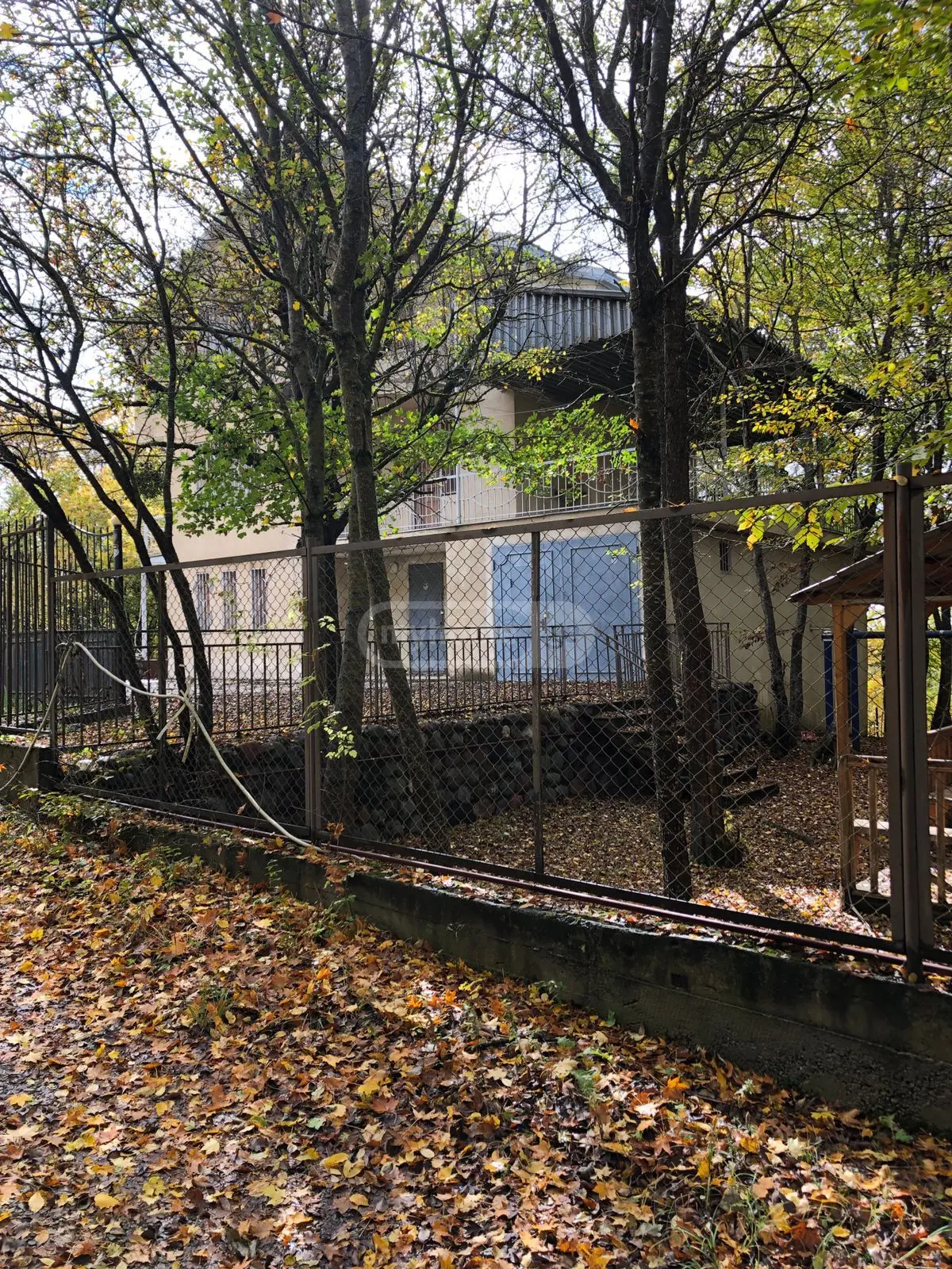 8 Room Private House For Sale view 5