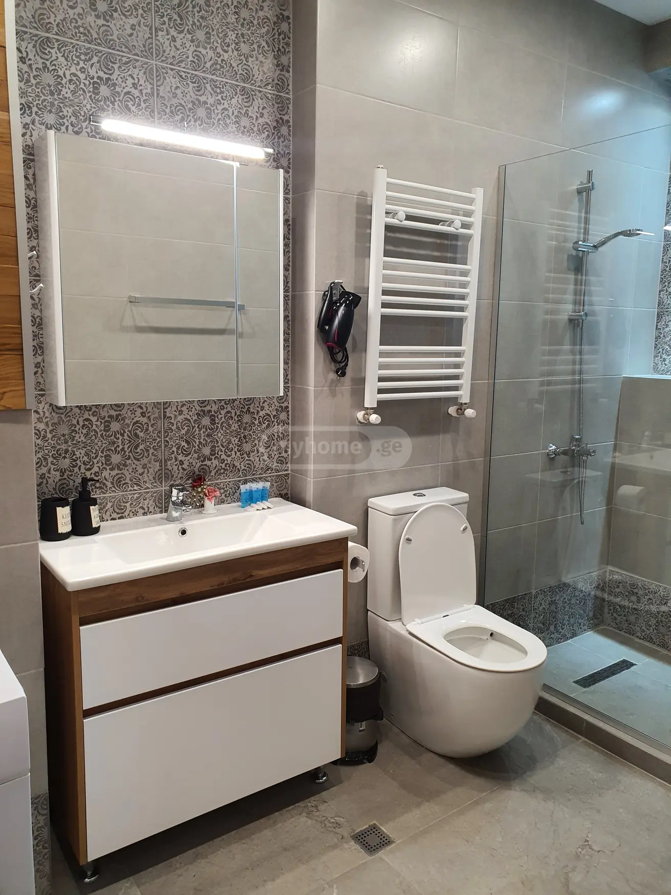 3 Room Apartment Daily Rent In Mtatsminda view 7