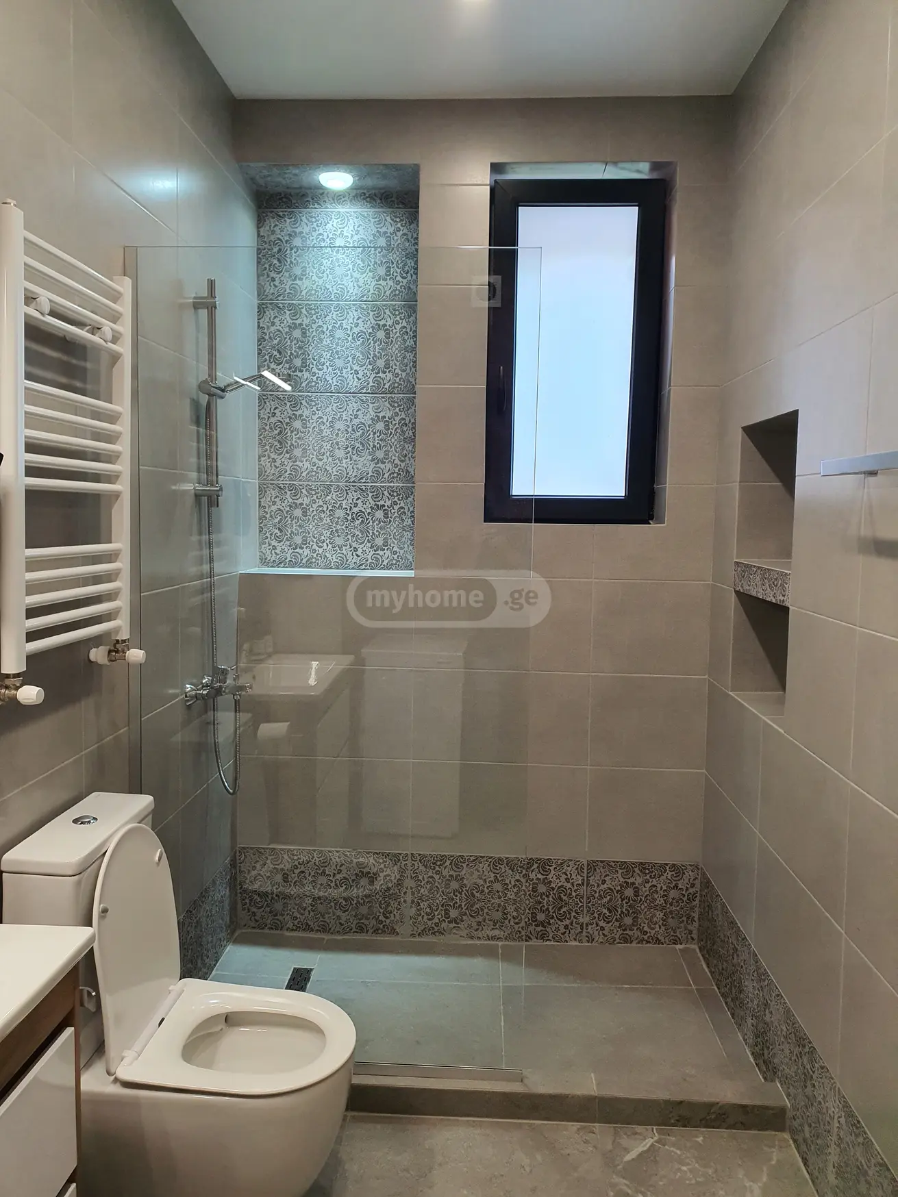 3 Room Apartment Daily Rent In Mtatsminda view 8